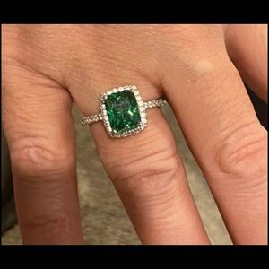 NEW Emerald green Cz crystal ring